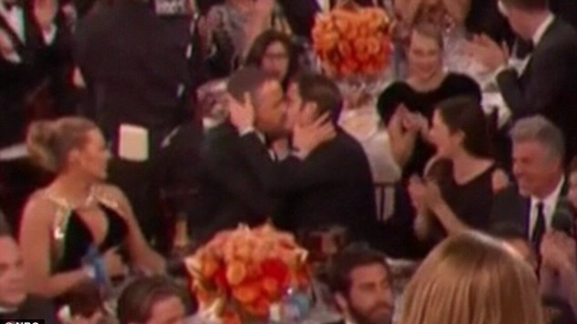  Χρυσές Σφαίρες: Το καυτό φιλί του Ryan Reynolds στον Andrew Garfield 